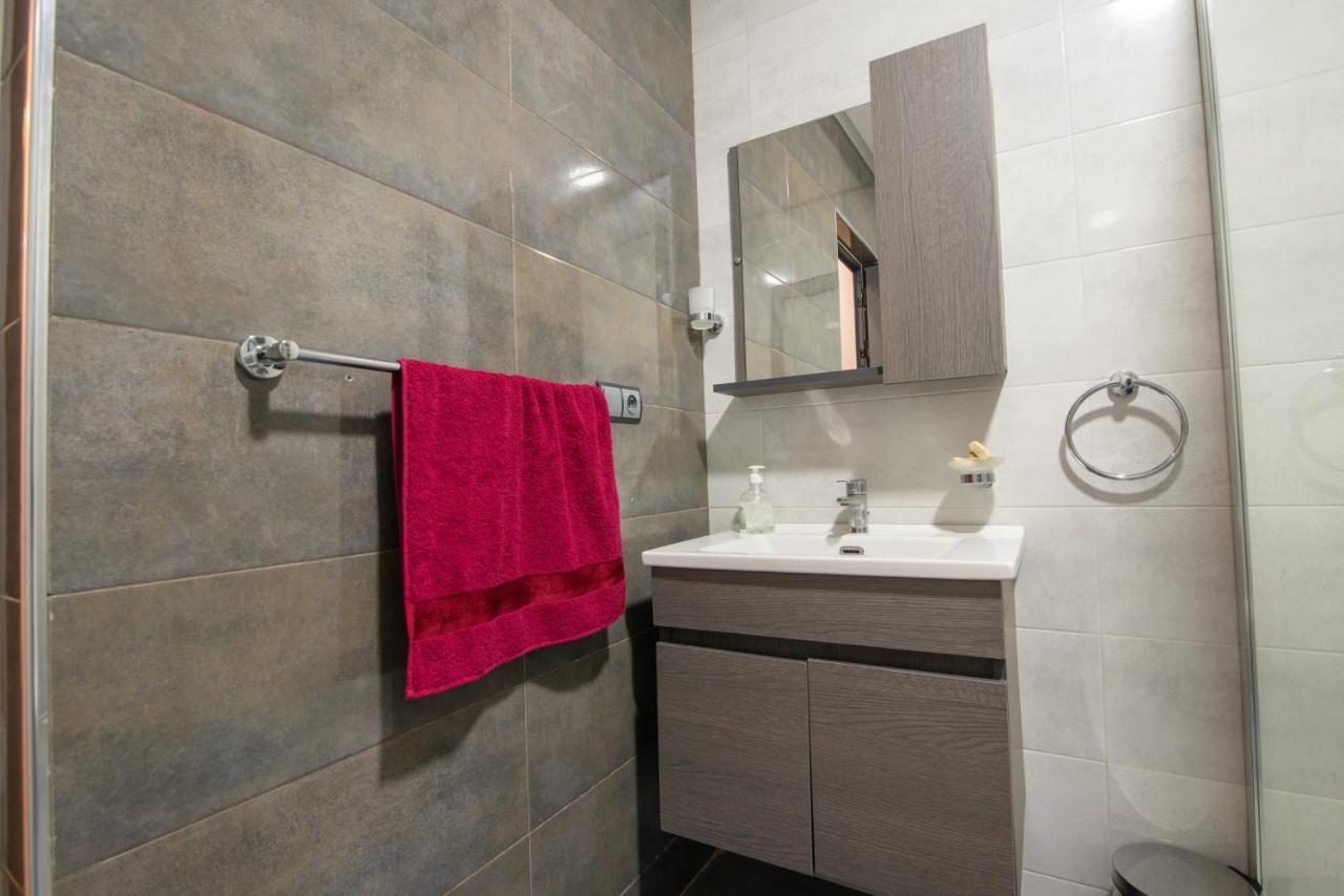Adam'S Apartments,Self Checkin 6 Mins To Beach Downtown Fiber Optic Wifi Free Parking Same Rules As Hotels 아가디르 외부 사진